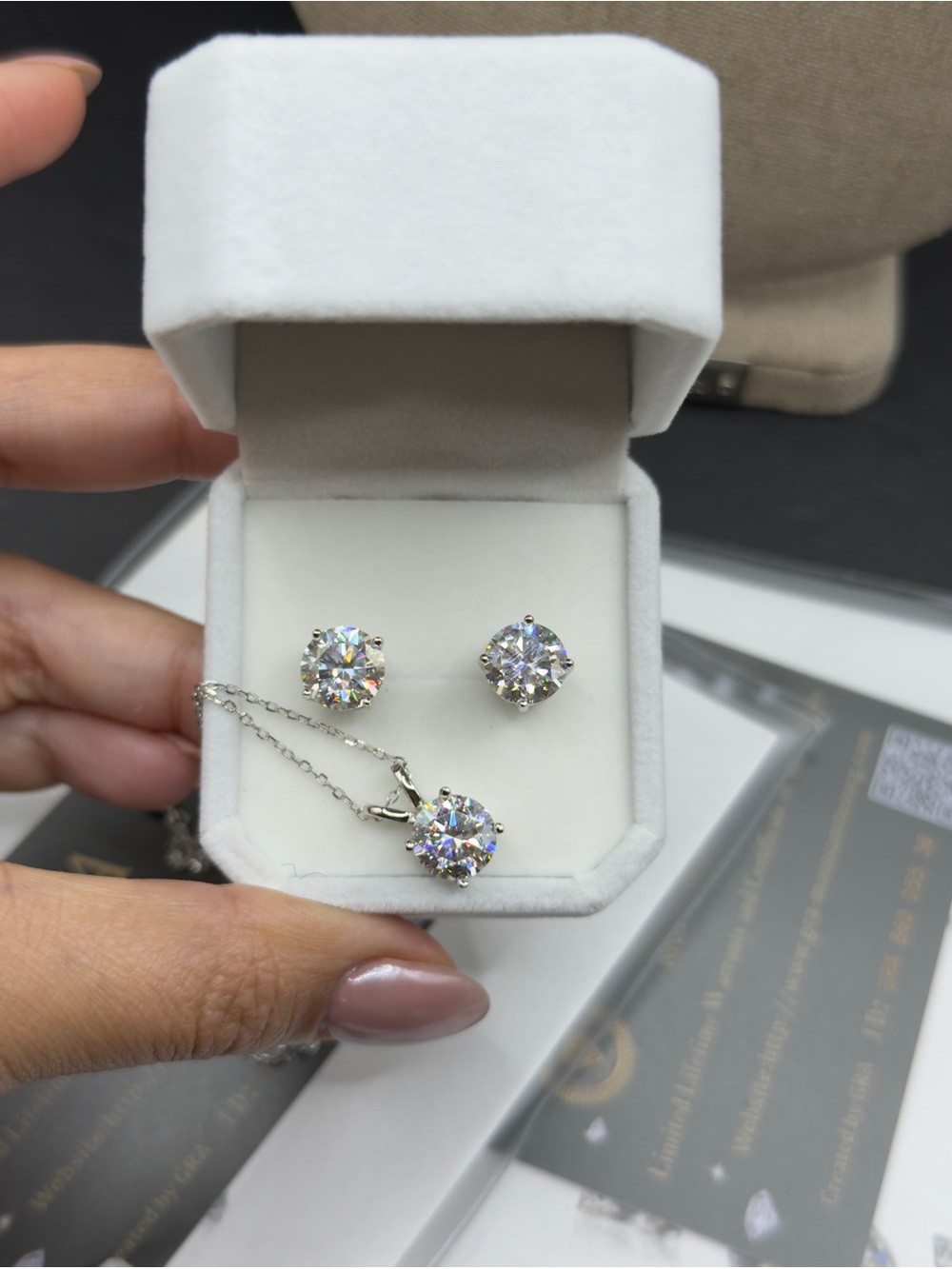9cttw (3ct ea) moissanite vvs1 color D collares y aretes set